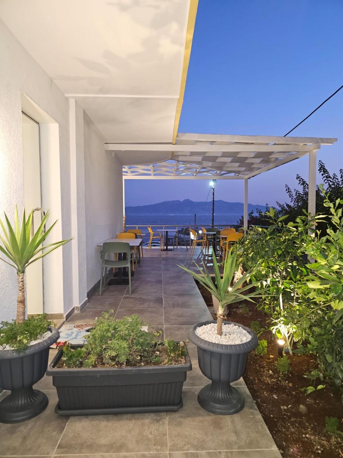 Ardit Seaside Rooms Sarande Exterior photo